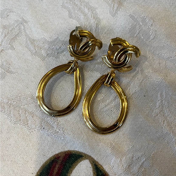 Chanel CC clip on drop earrings - Picture 5 of 7